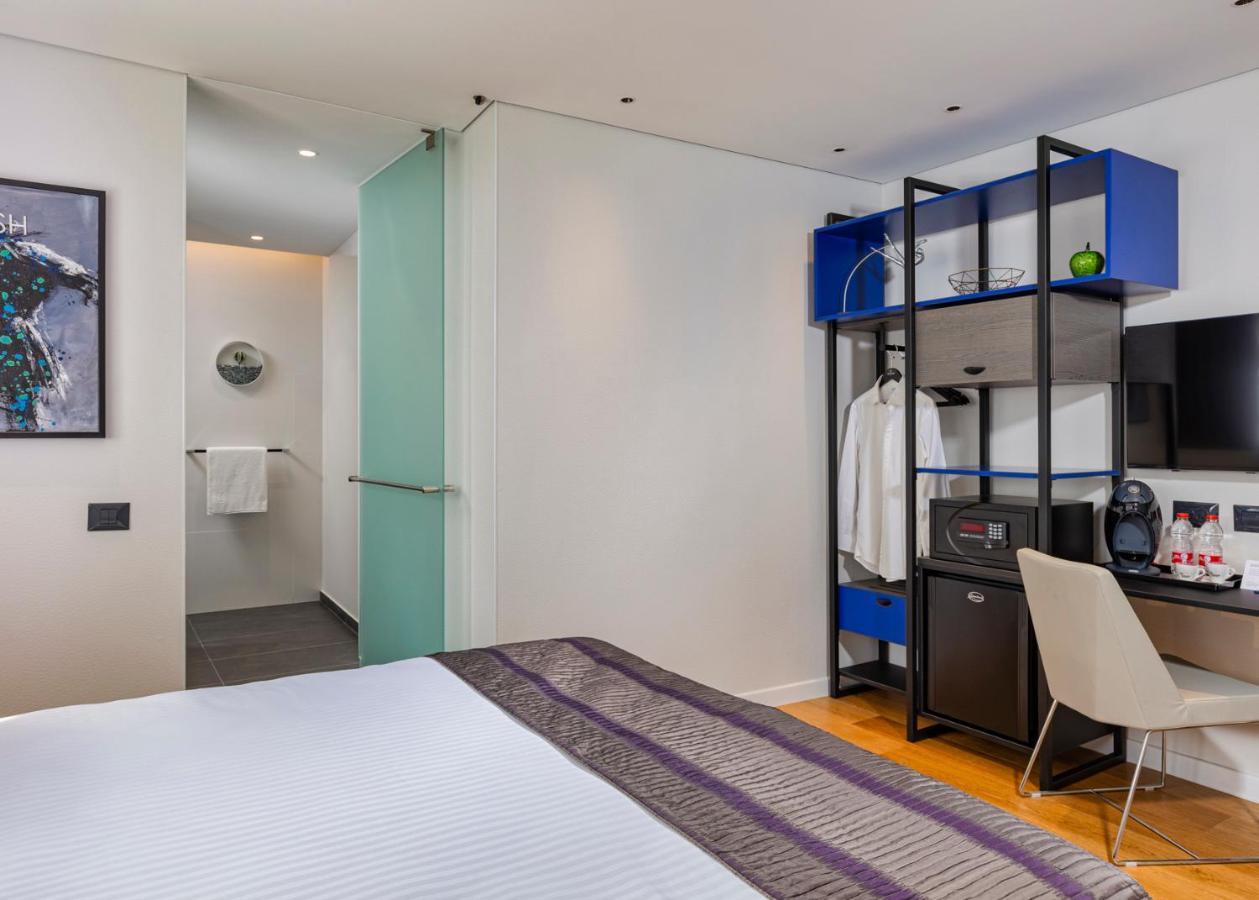 Ultra Boutique 3*