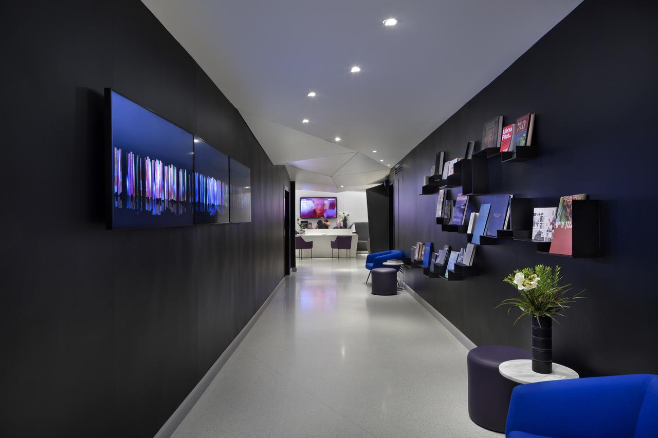 Ultra Boutique 3*